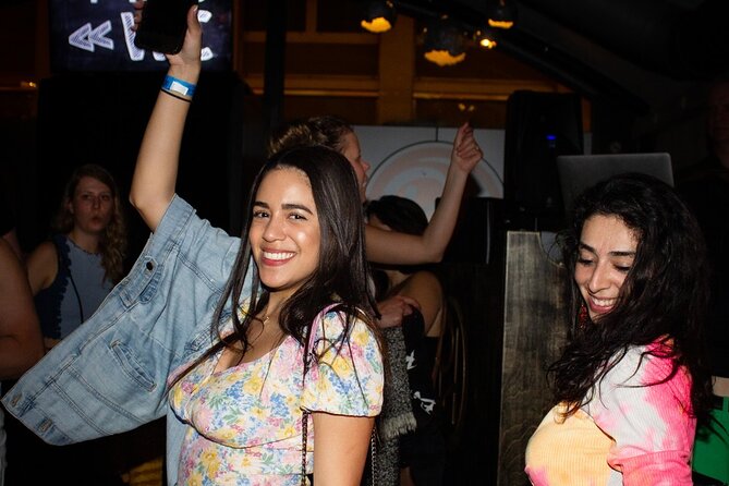 Paris: The Original Pub Crawl + Free Shots + VIP Club Entry - The route at 9:00 pm: bars first, club at the end