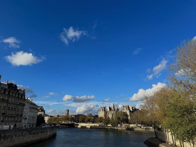 Paris: The vibrant city center and Le Marais - From Shakespeare and Company to Notre-Dame’s oldest streets