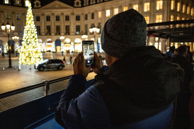 Paris Tootbus Festive Christmas Lights Tour - Audio commentary, earphones, and Christmas songs: best-case and reality