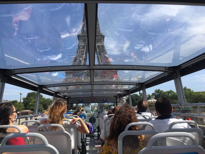 Paris: Tootbus Kids Bus Tour Experience - Hearing the French guide: earphones and smart seating