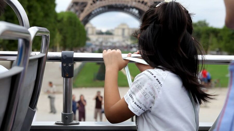 Paris: Tootbus Kids Bus Tour Experience - From Opera to Notre Dame: the first iconic hits