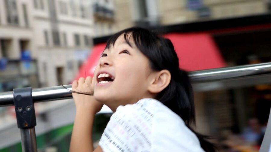 Paris: Tootbus Kids Bus Tour Experience - Trocadero Gardens to the Eiffel Tower: planning for the best view