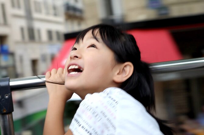 Paris Tootbus Kids Tour Sightseeing Live Guided Tour - A double-decker electric ride that makes Paris manageable