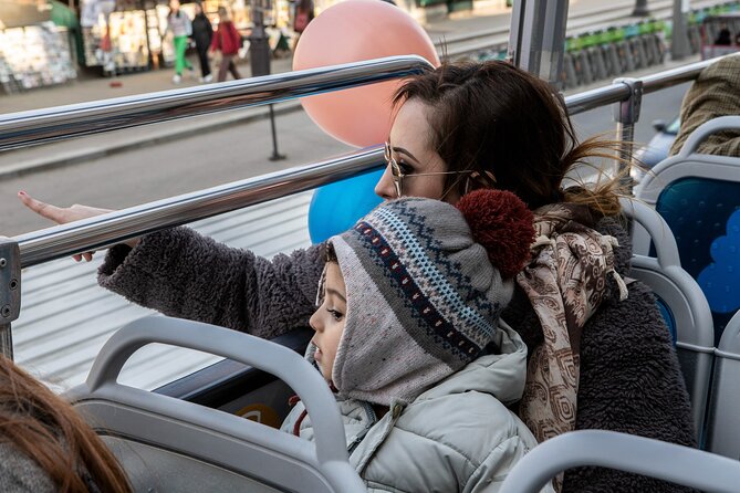 Paris Tootbus Kids Tour Sightseeing Live Guided Tour - Sainte-Chapelle and the Gothic wow moment, with a closure reality check