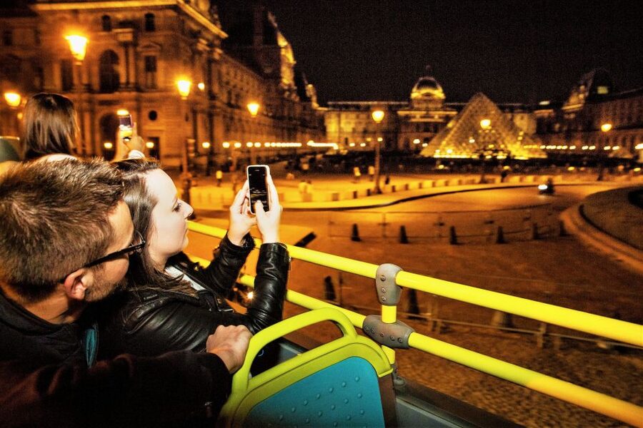 Paris: Tootbus Open-Top Christmas Bus Tour - From Boulevard des Capucines to a City of Lights glow