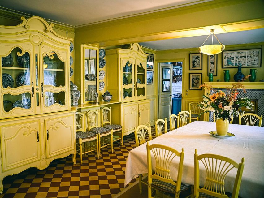 Paris: Transport for visit Giverny Claude Monet 7 peoples - The ride to Giverny: turn travel time into scenery time