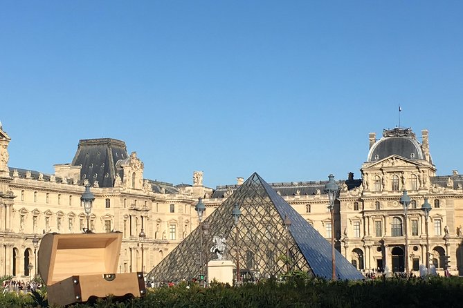 Paris Treasure Hunt – Explore the Seine from Louvre to Eiffel - Why this Louvre-to-Eiffel treasure hunt beats another sit-and-listen tour