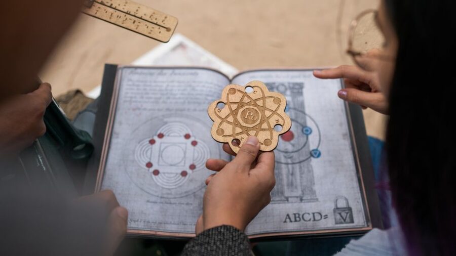 Paris: Treasure Hunt & Walking Tour "Marie Curie's secret" - Props, teamwork, and why families tend to enjoy it