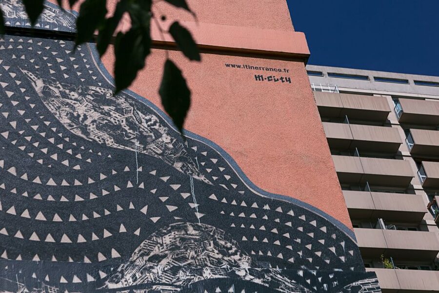 Paris: Urban Art Murals Walking Tour with an Expert - Start Point and First Walk Tempo at Nationale