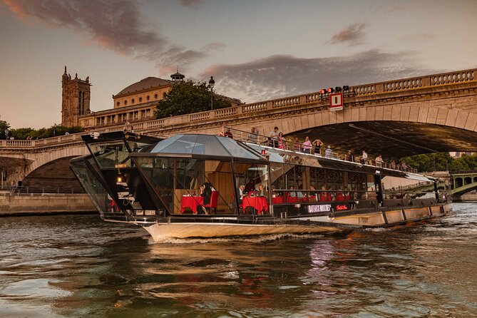 Paris Valentine's Day Dinner Cruise by Bateaux-Mouches - A Romantic Seine Ride From Port de la Conférence at 8:30 pm