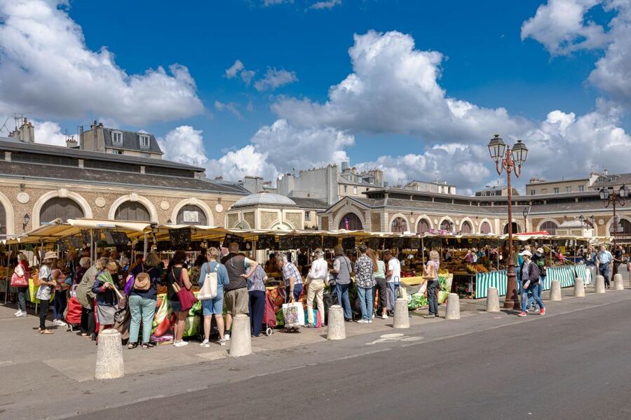 Paris: Versailles Palace and Queen Hamlet E-Bike Tour - Entering Versailles: gardens, Hall of Mirrors, and pacing that works