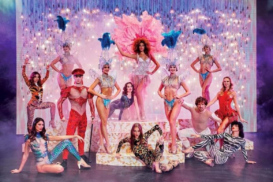 Paris: VIP Dinner and Cabaret Show at Paradis Latin - Golden Square Seating, How to Get the Best View Without Guessing