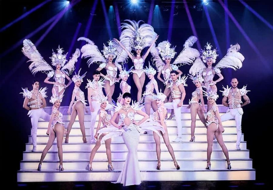 Paris: VIP Dinner and Cabaret Show at Paradis Latin - VIP Arrival and the Shortcut In, What Your Evening Starts With