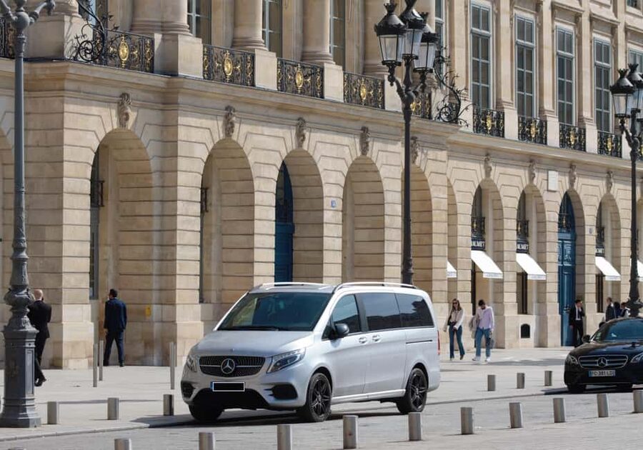 Paris VIP: Landmarks & Sightseeing Chauffeur Driven Tour 3hr - Eiffel Tower photo stop and the benefit of skip-the-line access