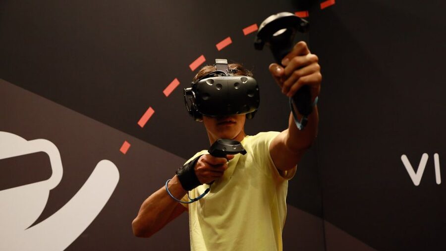 Paris: Virtual-Reality Escape Room Adventure - How the Gamemaster Runs Your VR Escape Room
