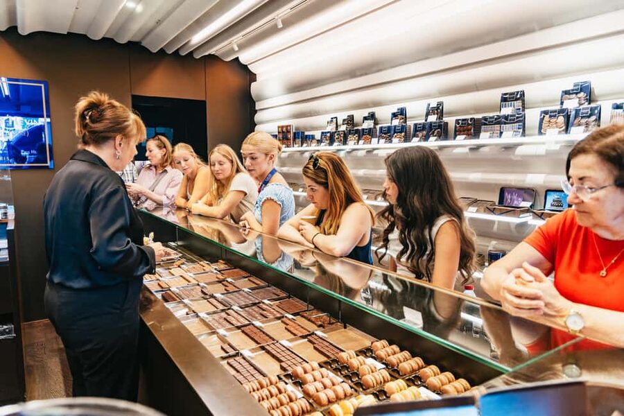 Paris: Walking Food Tour with Cheese, Wine and Delicacies - Small-group energy, guide personality, and the fun factor