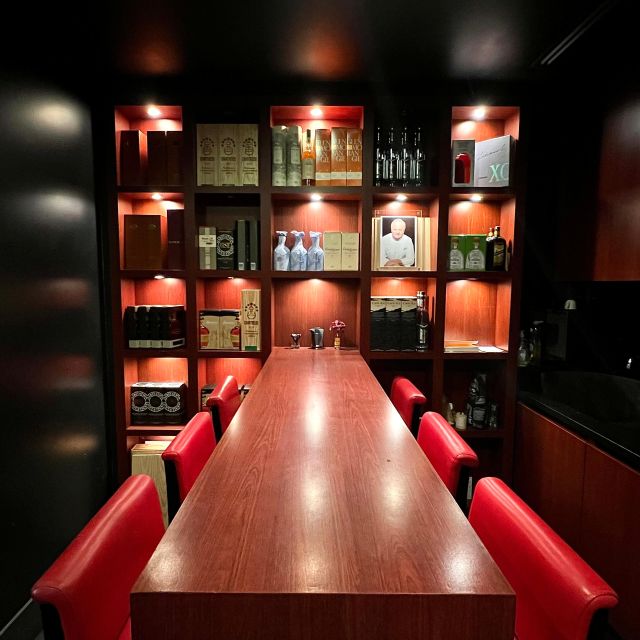 Paris : Wine tasting at the cellar of Joël Robuchon - The 90-minute flow: from first pour to take-home bottle