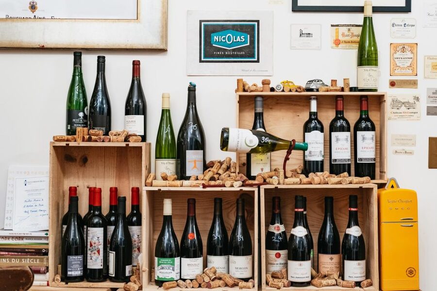 Paris: Wine Tasting Experience with 6 Wines and Cheese Board - How the sommelier keeps it fun, structured, and easy to follow