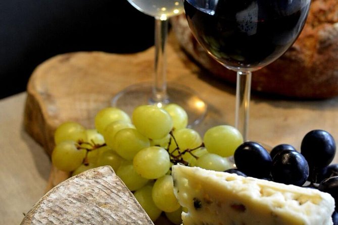 Paris Wine with Cheese Pairing & Tasting Small Group Class - Le Foodist and the 12:00 pm small-group format that keeps it personal