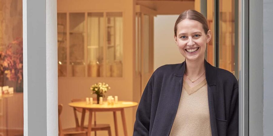 Paris: Workshop 100% Organic Lip Care - Where it starts at Amalthea, 39 rue des Gravilliers