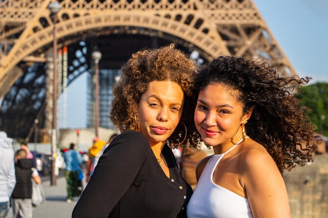 Paris: Your Own Private Photoshoot at the Eiffel Tower - The Eiffel Tower crowd factor, and how photographers handle it
