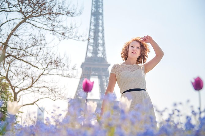 Parisian Life Style Private Photo Shoot at Eiffel Tower - The 1-hour game plan: poses, a walk, and switching angles