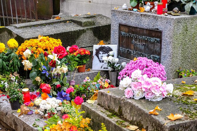 Père-Lachaise Cemetery Paris Tour with Audioguide - Key highlights worth your attention