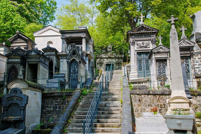 Père-Lachaise Cemetery Paris Tour with Audioguide - Who this tour suits best