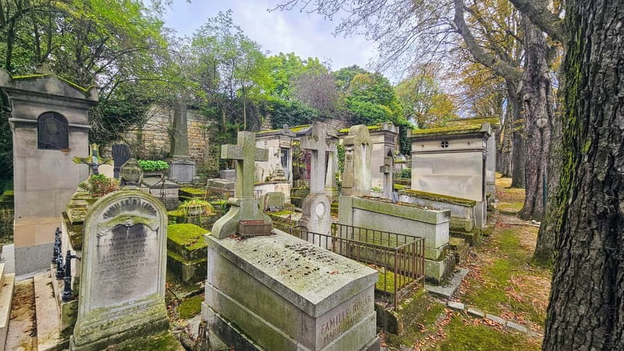Père Lachaise Cemetery Tour, Tales from the Graves & Crepes - The famous graves you will focus on (and what you should pay attention to)