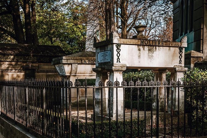 Père Lachaise Cemetery Walking Tour - Semi-Private 12ppl Max - Following the guide through the cemetery’s famous names