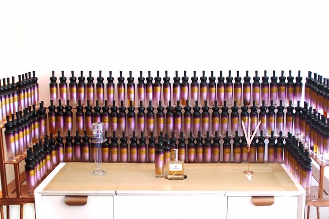 Perfumed Discovery Workshop 50mL in Paris - Entering Le Studio des Parfums on Rue des Écouffes