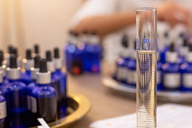 Perfumed Discovery Workshop 50mL in Paris - How the 2 Hours Work, from first smells to bottling