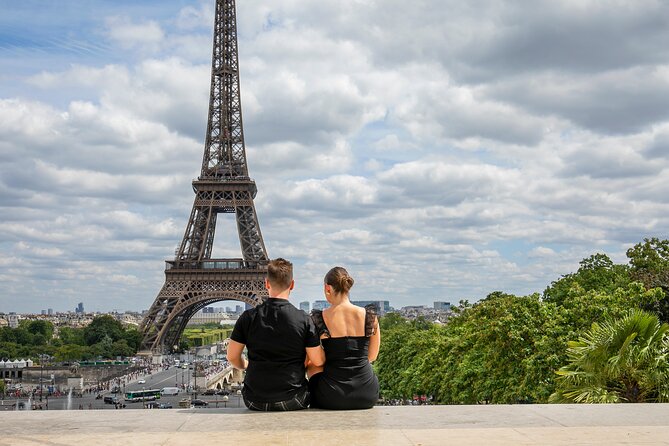 Photo Session Around Eiffel Tower - Eiffel Tower viewpoint stop: iconic photos without the climb