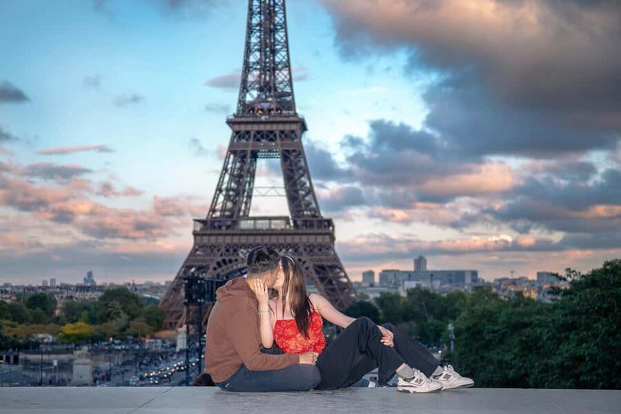 Photo session for couples with flowers around Eiffel tower - The 1-Hour Plan, What You Do at Each Stop
