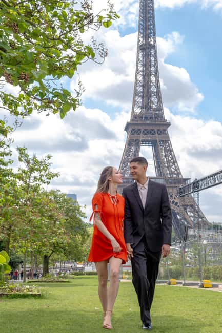 Photo session for couples with flowers around Eiffel tower - Value for $165, Why It Adds Up in Paris