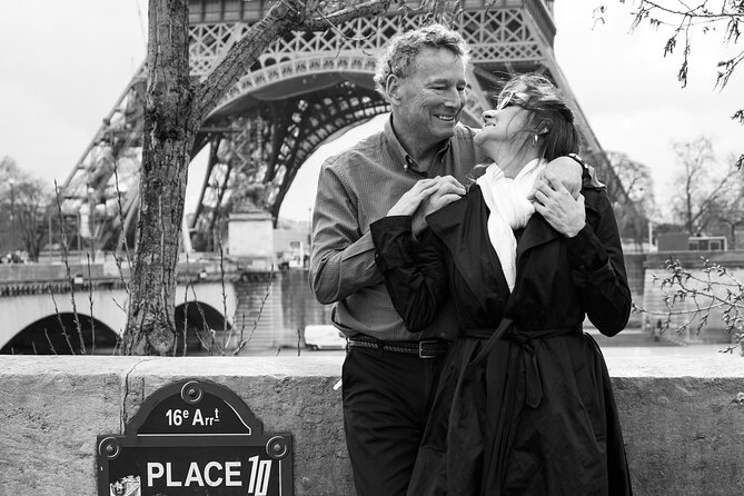 Photo Session in Paris - Photographer at the Eiffel Tower - Timing, weather, and why good days make the Eiffel look even better
