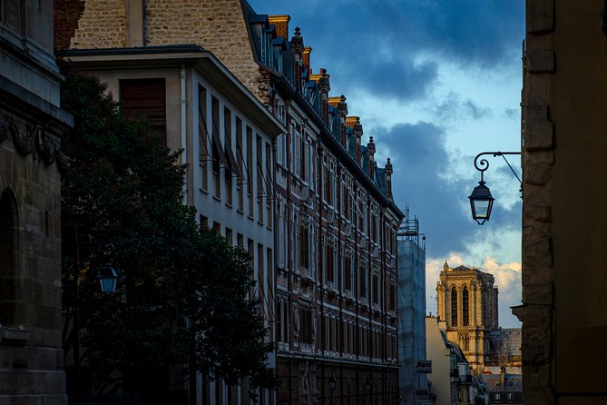Photography workshop in Paris - Stop 2: Montmartre’s wooden shutters, cobbles, and quiet stairs