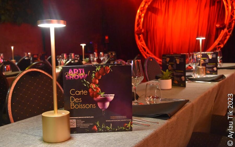 PRESTIGE DINER AND DRAG SHOW - Should you book the Prestige dinner and cabaret show?