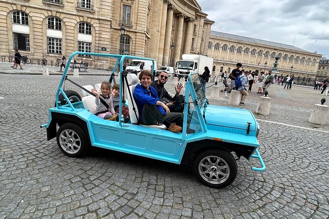Private 2 - Hour Paris Landmarks Tour by Golf Cart Mini Moke - Moulin Rouge, the Madeleine, and the Story Stops at Concorde