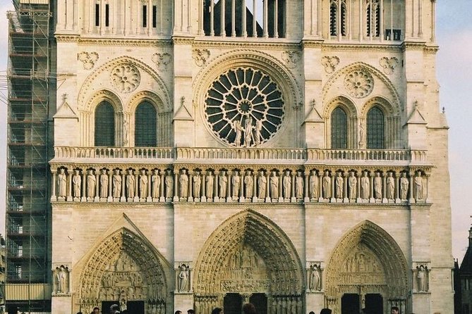 Private 4-hour city tour of Paris with driver and official guide - Notre-Dame, outside only, and how to make the most of it