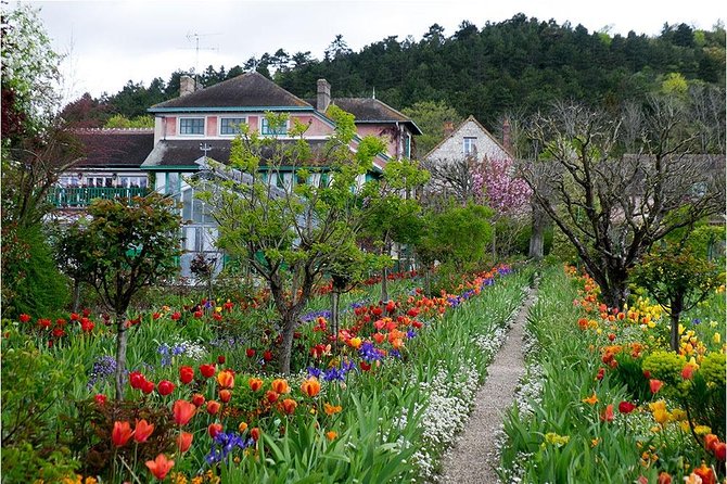 Private 5-hour Round Transfer to Giverny, Claude Monet museum from Paris - Price and Value: When $594.78 Makes Sense