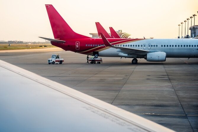 Private Airport Transfer between Paris and Parisian Airports - Where You Get Picked Up, and How You Find the Driver Quickly