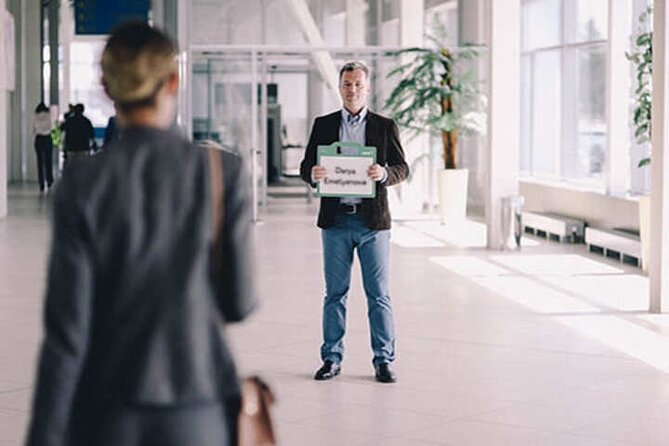 Private Arrival Transfer from CDG or ORLY airports to Paris city - How Pickup Works at CDG or ORLY (And Why That Saves Time)