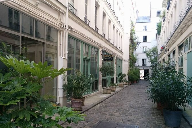 Private Bastille and Aligre market walking tour with the highline - Marché d’Aligre: Food Market Energy Plus Flea Browsing