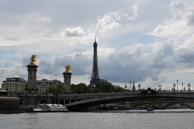 Private Boat Trip in Paris - The 1.5-hour route: what you’ll see from the Seine