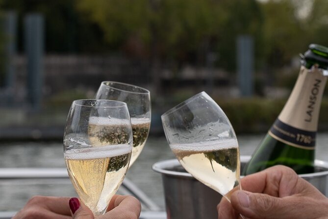 Private Boat Trip in Paris - Stop 3: Passerelle Debilly (Bridge Debilly), quieter scenery feel