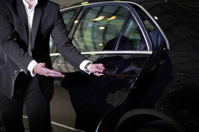 Private car with a driver in Paris - Key things to know before you go
