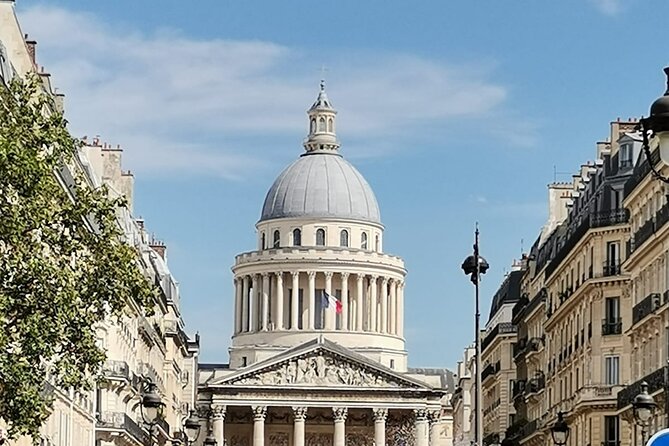 Private car with a driver in Paris 4-6 persons - How the driver fits your schedule, not the other way around