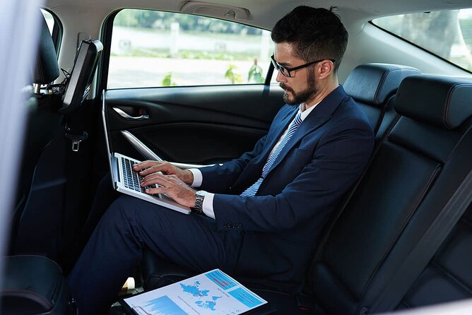 Private car with a driver in Paris - Planning your 4-hour run: sight choices, shopping stops, and layover strategy