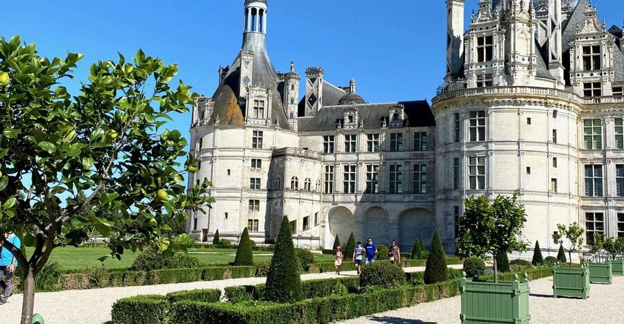 Private Chenonceau Chambord Amboise Loire Castles from Paris - Wine tasting at a family winery, 12:45 to 13:30, with at least 7 wines